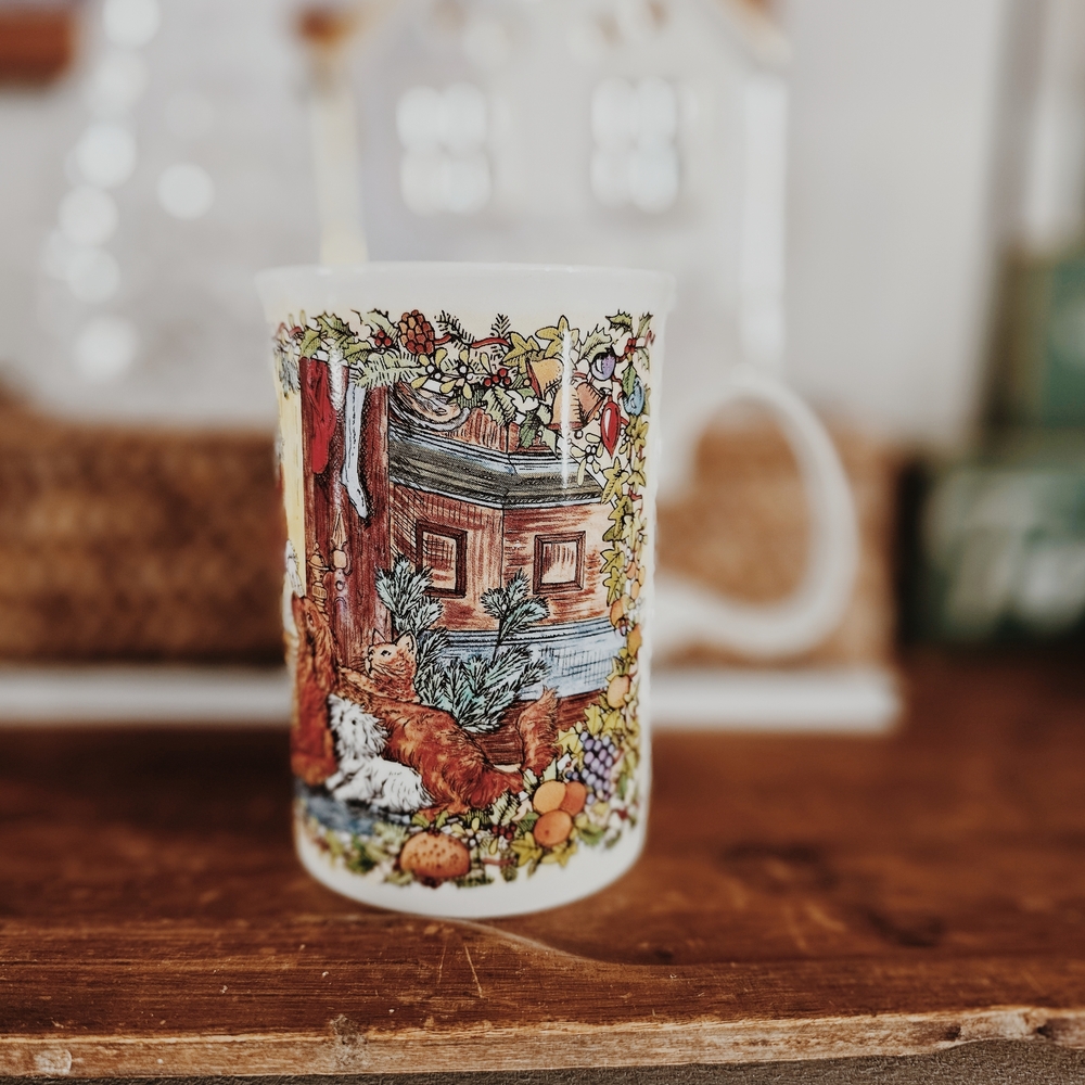 Vintage Set Of Red & White Dunoon Christmas Cheer Mugs Made In Scotland - Picture 8 of 10